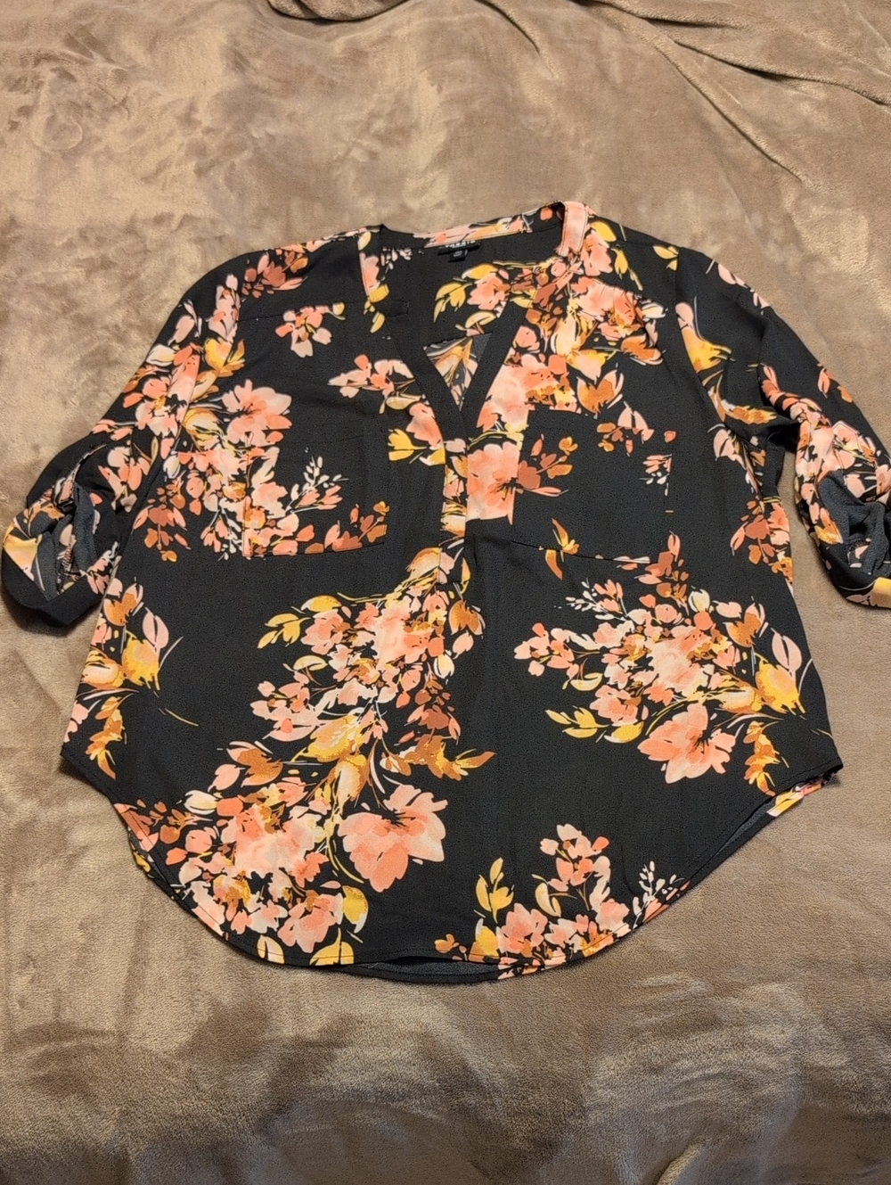 torrid Harper Black Floral V-Neck Blouse with Peach and Yellow Blooms Size 00